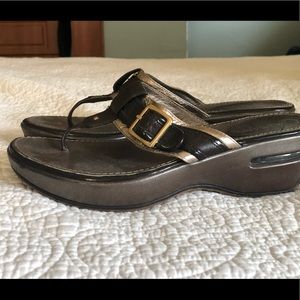 Cole Hahn Nike Air thong platform sandals size 8